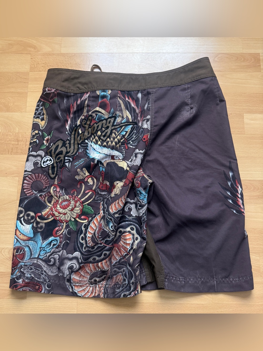 CRAZY Billabong Y2K Embroidered Board Shorts Mens Size 38